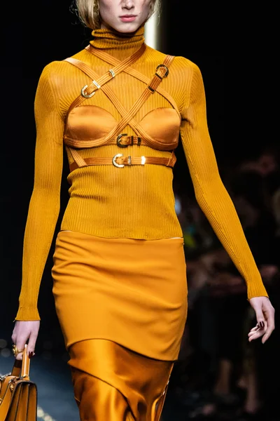 Look 7
